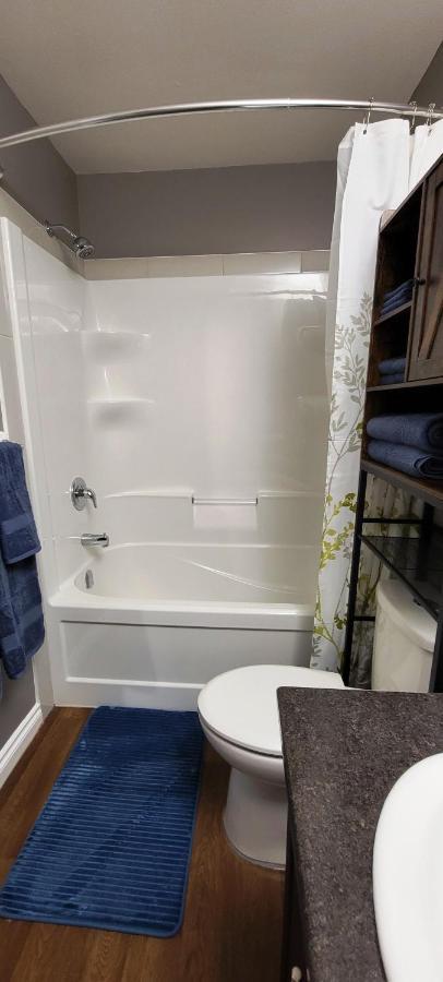 Blue Wave 2 Bedroom Suite Saskatoon Extérieur photo